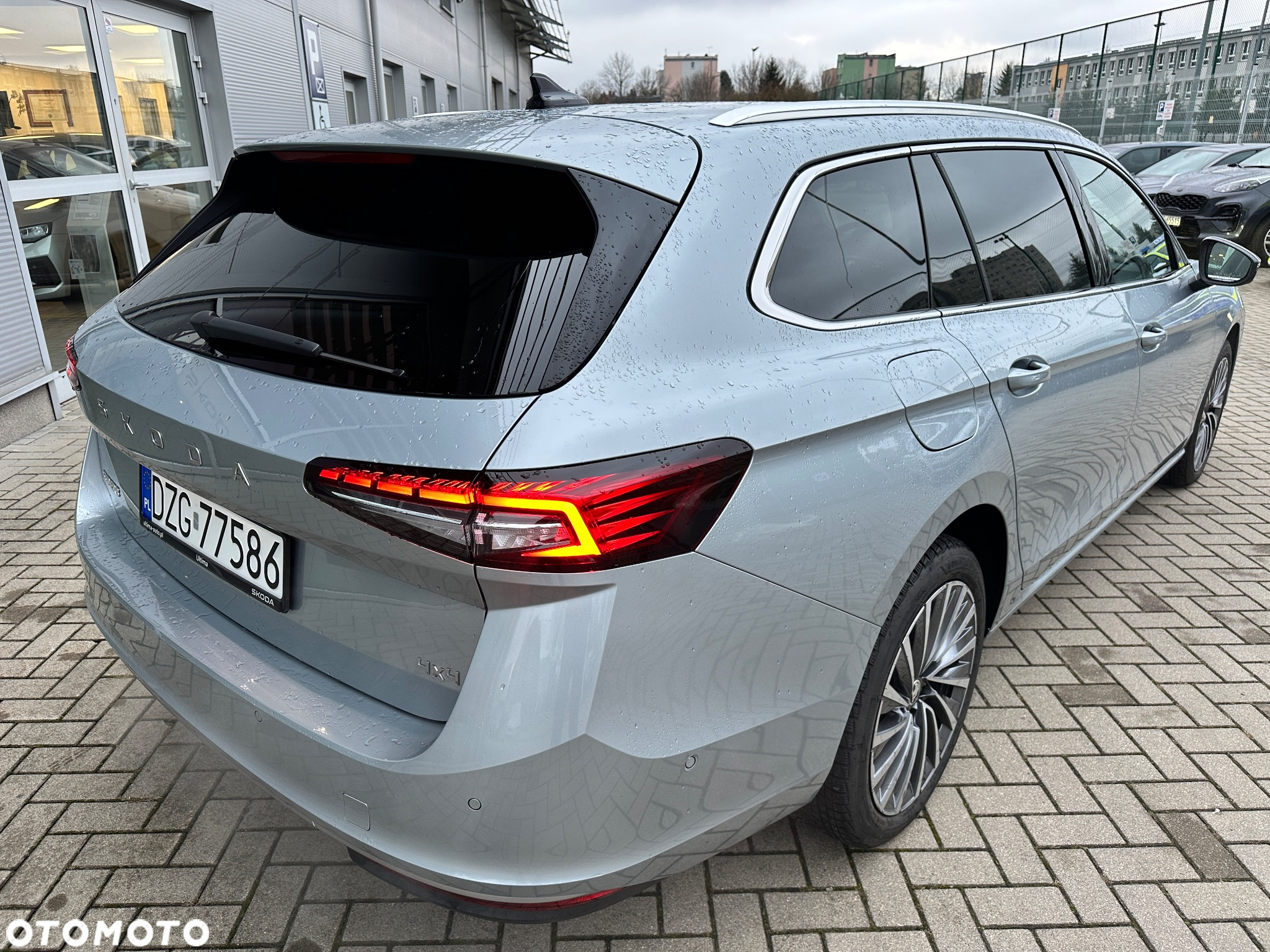 Skoda Superb 2.0 TDI SCR 4x4 L&K DSG - 8