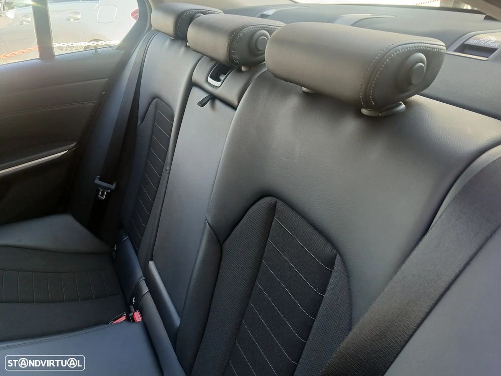 BMW 318 d Line Sport Auto - 28