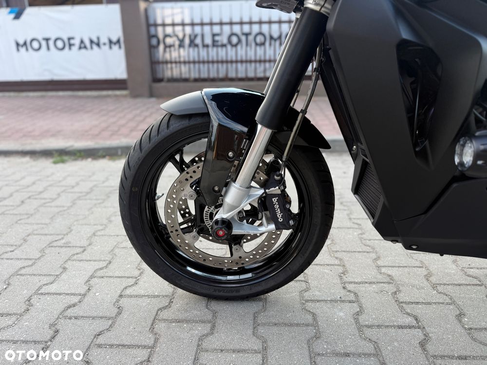 BMW XR - 25