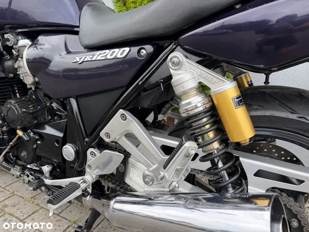 Yamaha XJR - 37