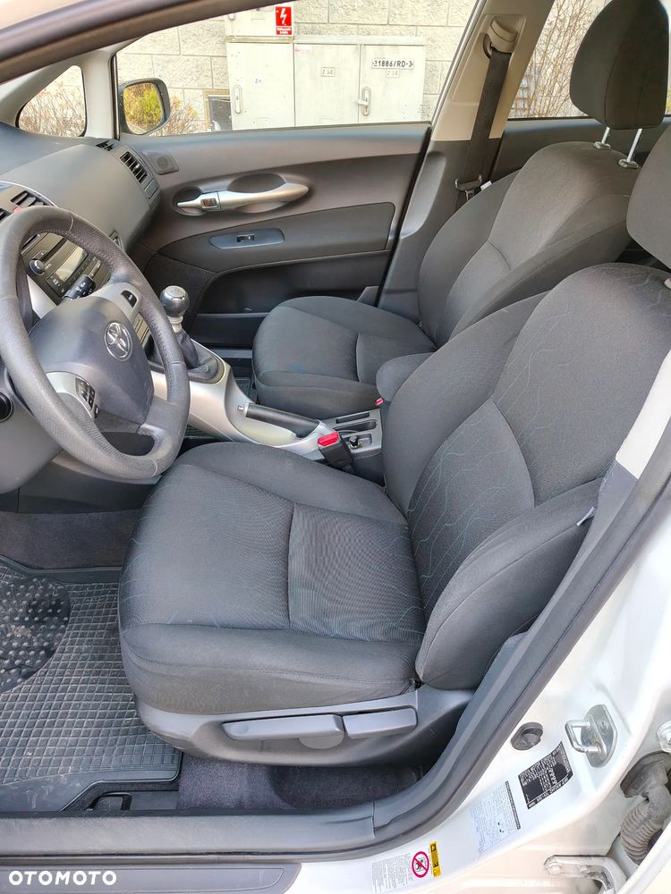 Toyota Auris 1.33 VVT-i Active - 11