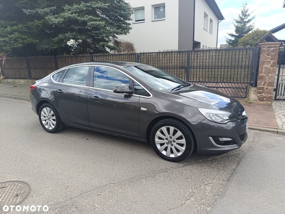 Opel Astra 1.6 CDTI DPF ecoFLEX Start/Stop Exklusiv - 4