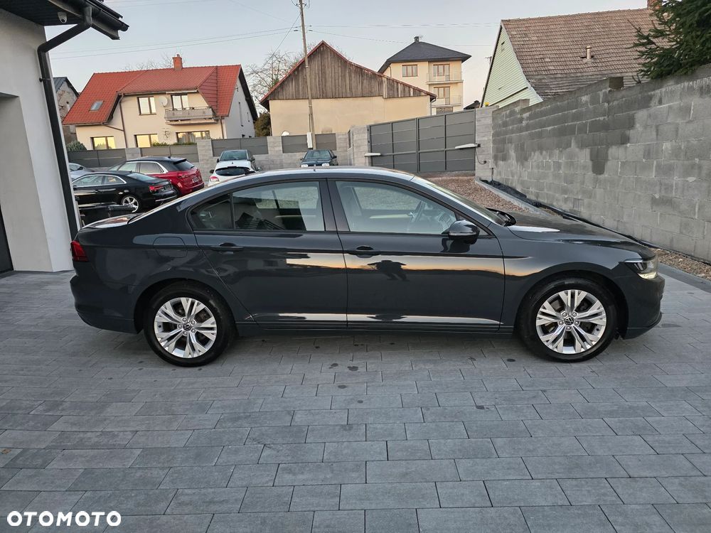 Volkswagen Passat - 8