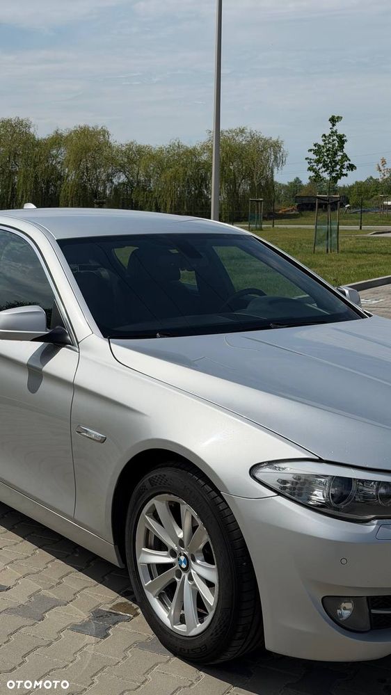 BMW Seria 5 520i - 23