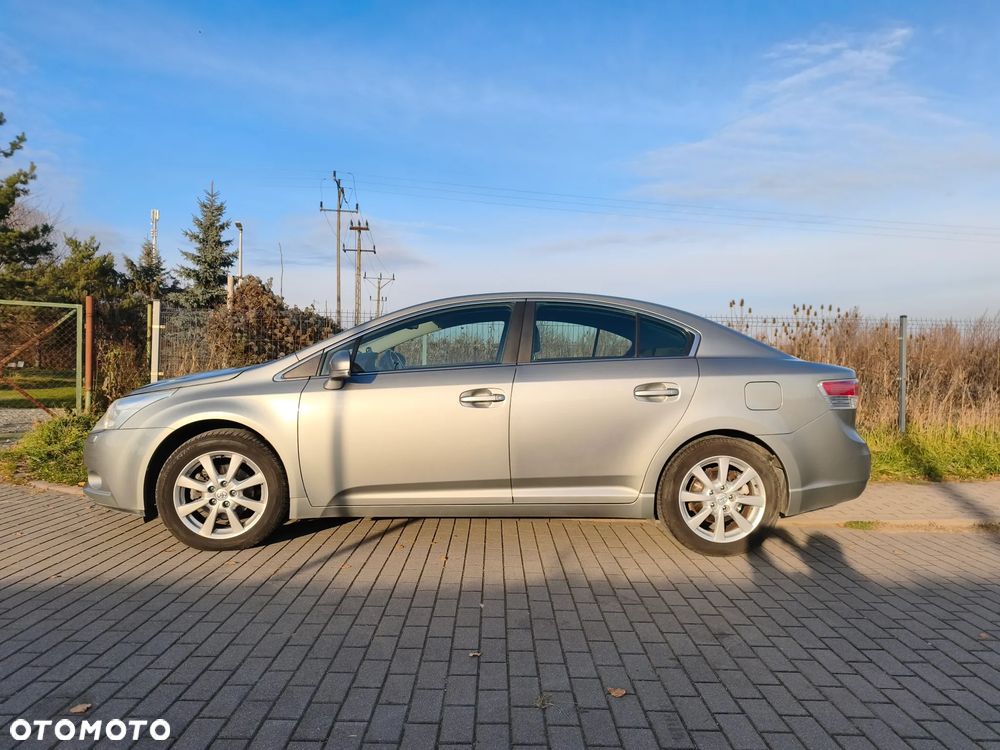 Toyota Avensis 2.0 Sol plus - 5
