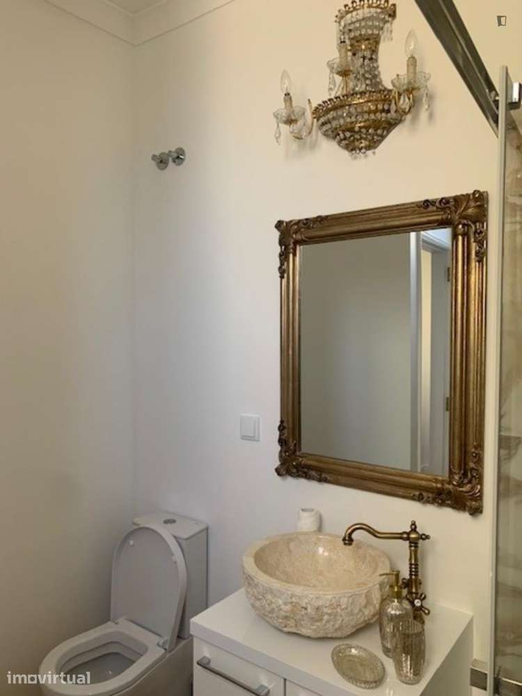 Apartamento com 1 quartos - localizado em São Bento Lisbon - Grande imagem: 4/14