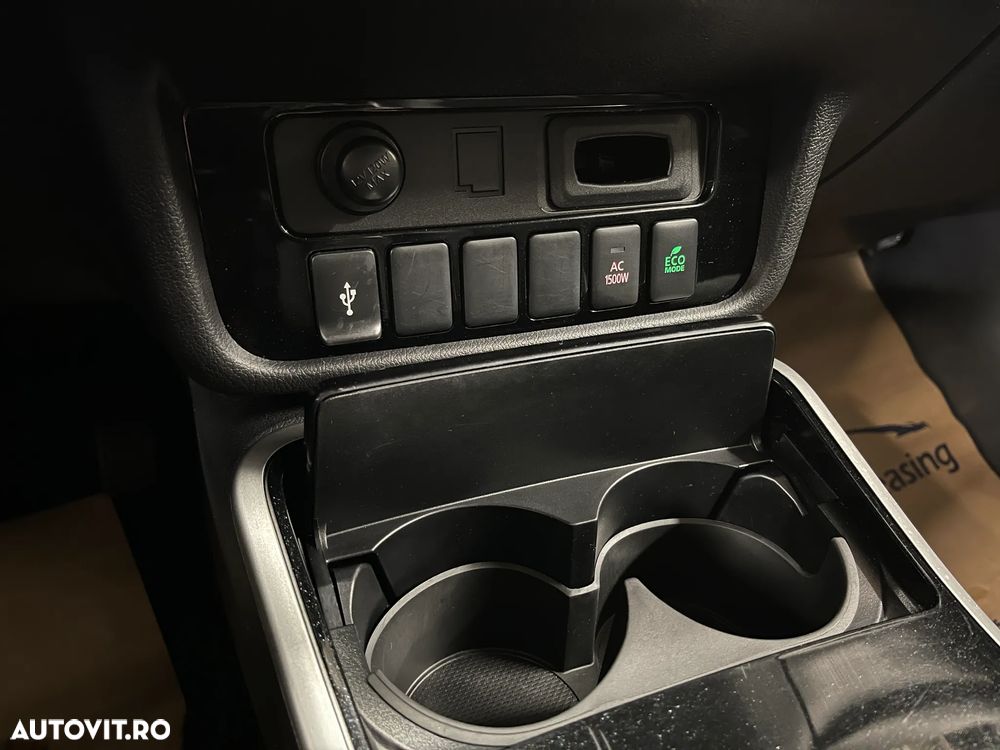 Mitsubishi Outlander 2.4 4WD Plug-In Hybrid - 23