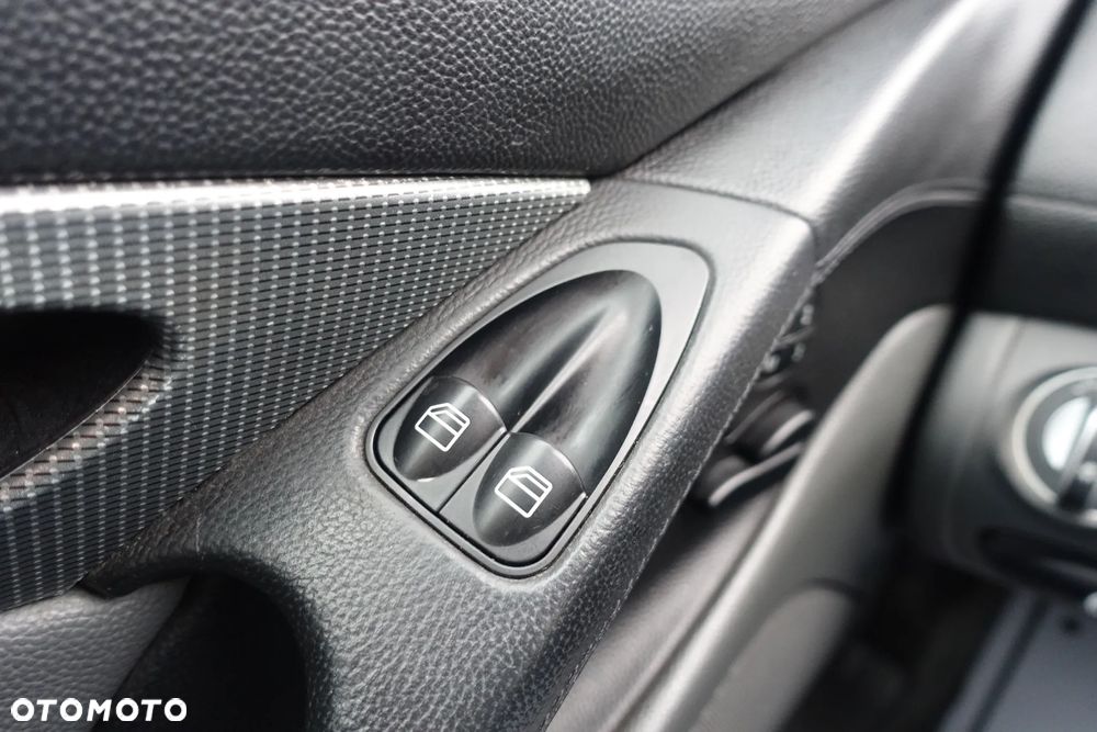 Mercedes-Benz SL 350 - 17