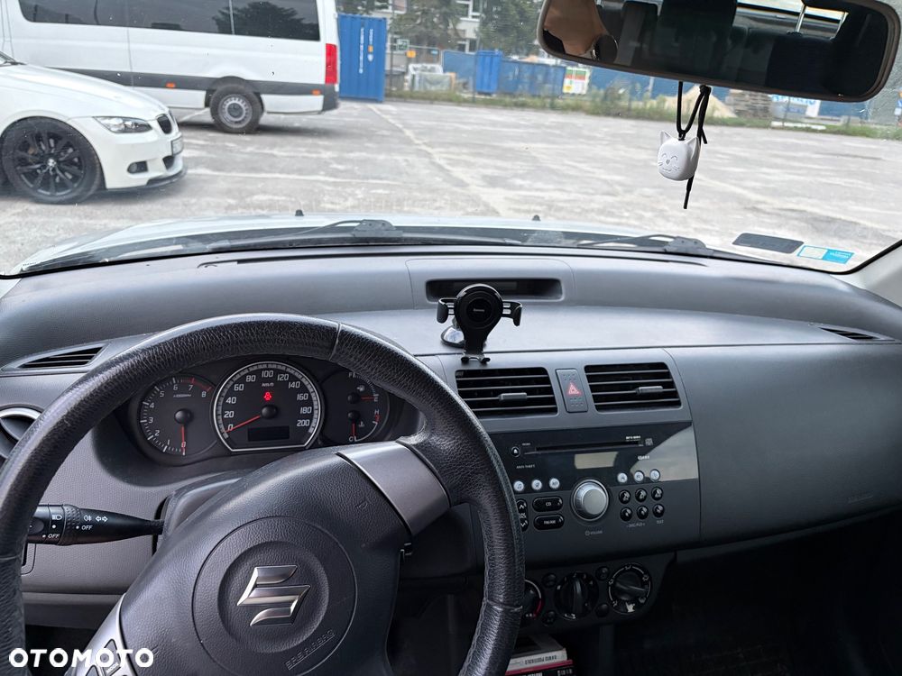 Suzuki Swift - 8