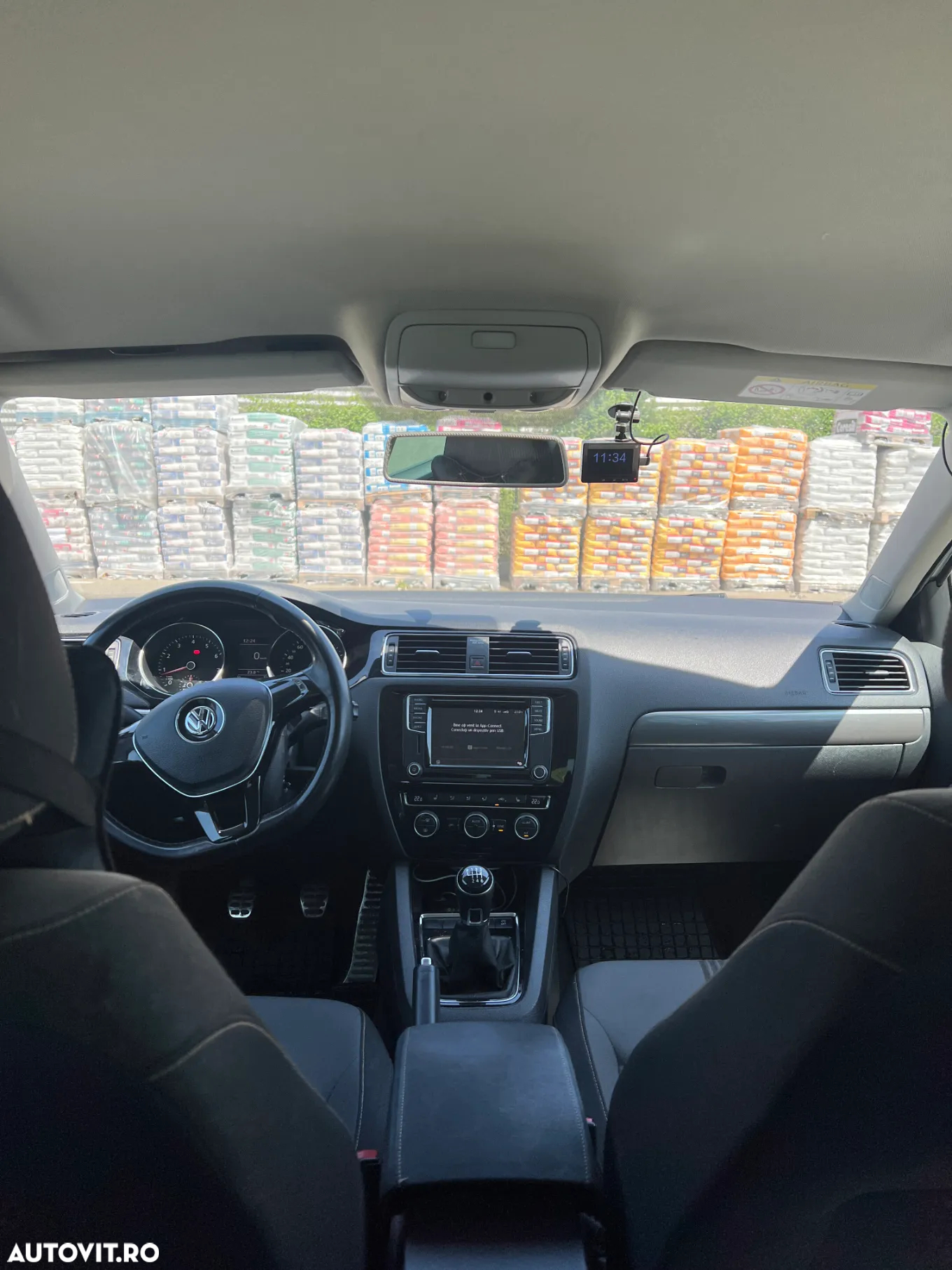 Volkswagen Jetta - 3