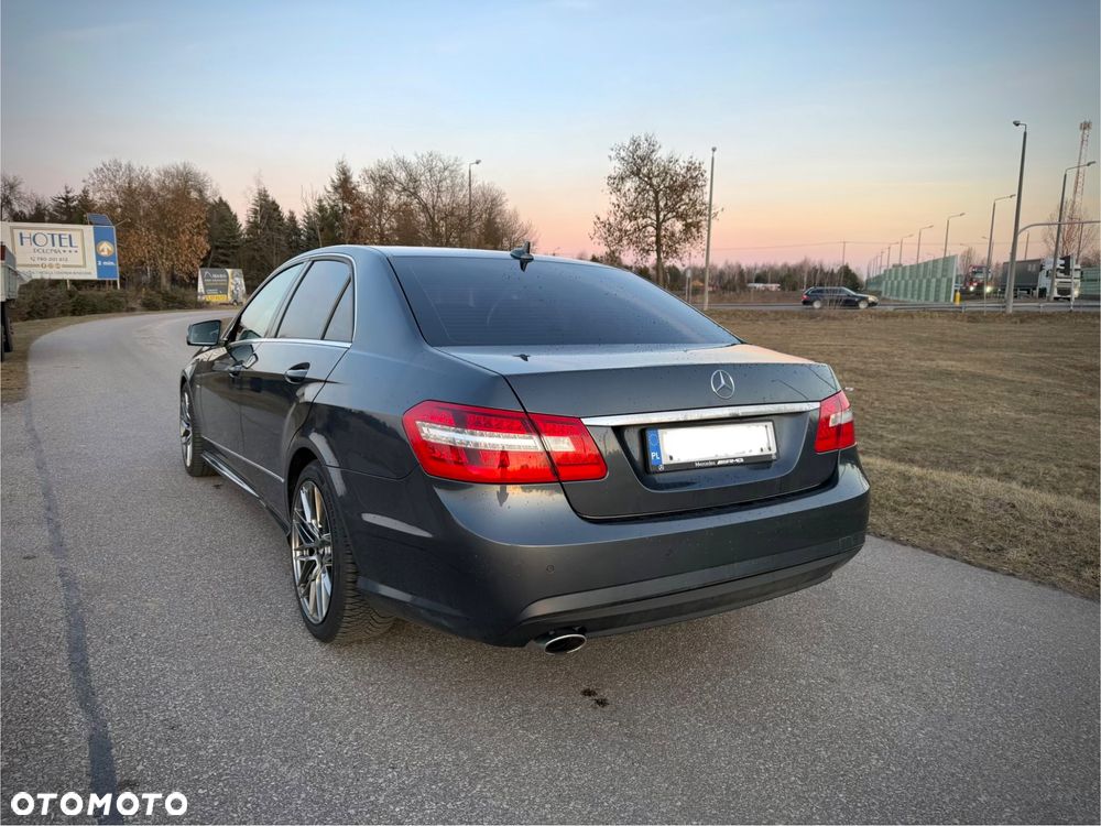 Mercedes-Benz Klasa E 220 CDI BlueEff Avantgarde - 4