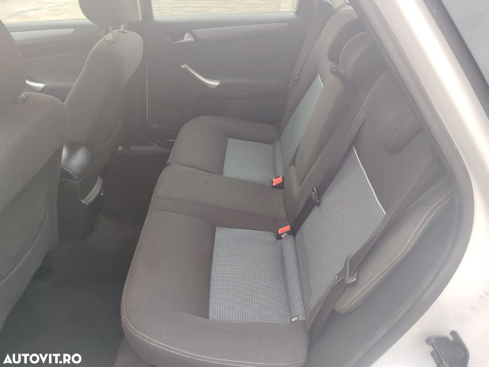 Ford Mondeo - 10