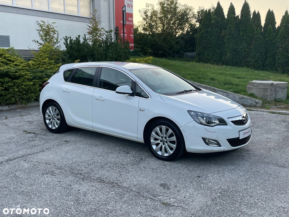 Opel Astra 1.4 Turbo Exklusiv - 32