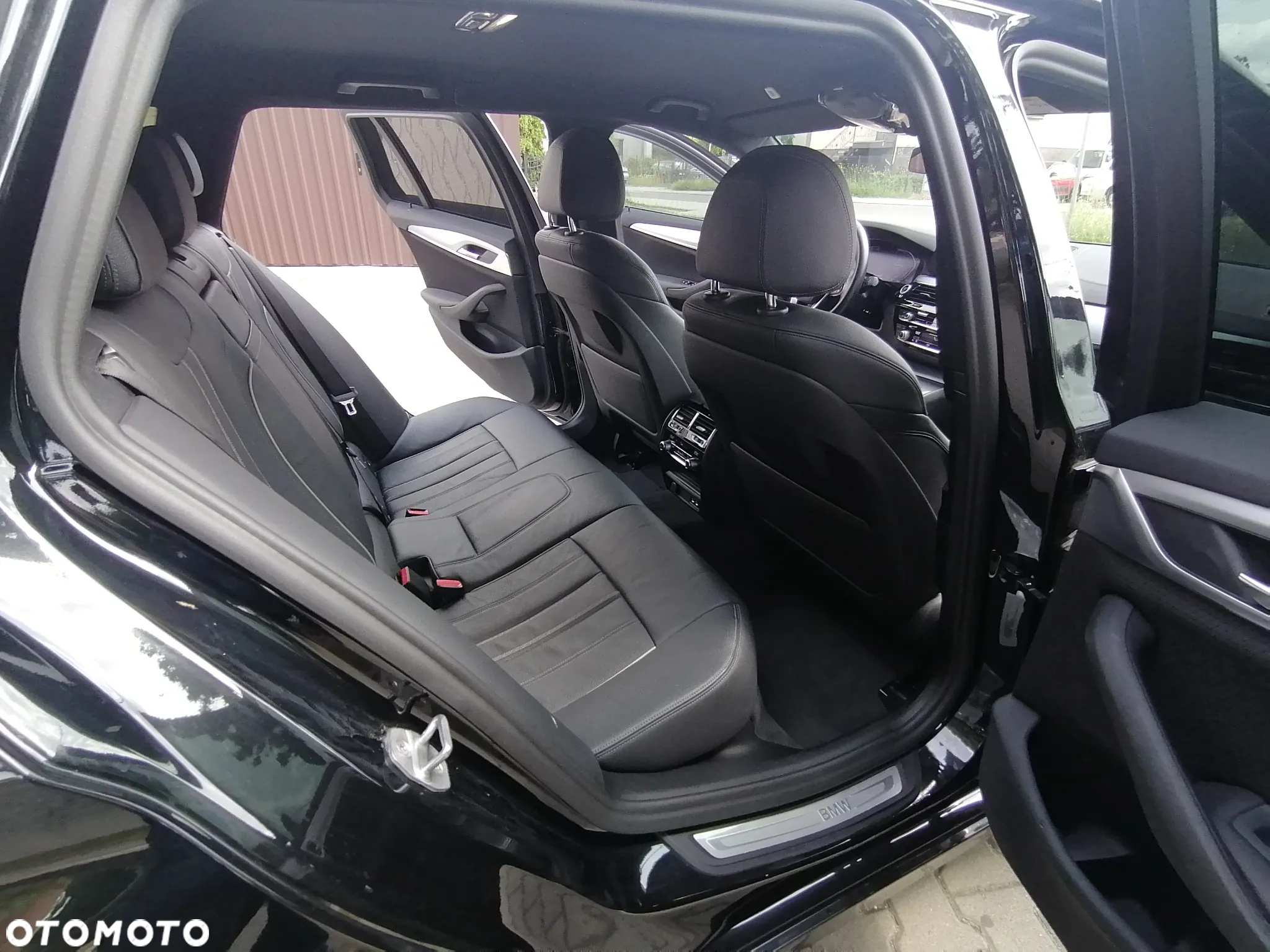 BMW Seria 5 520d Touring M Sport Edition - 23