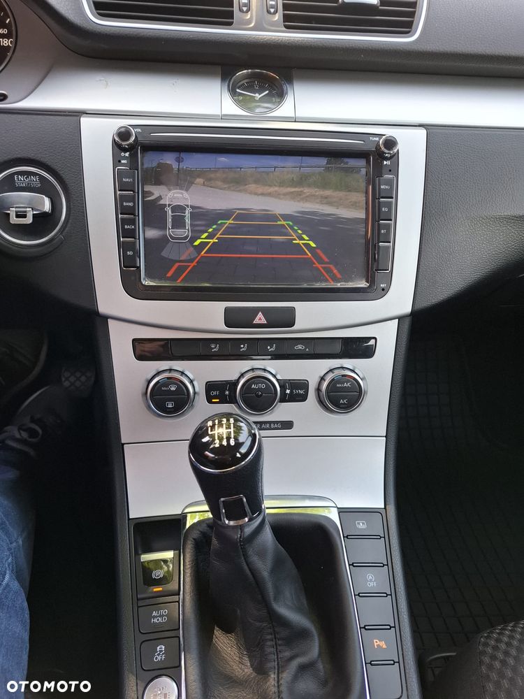 Volkswagen Passat 1.6 TDI Trendline - 14