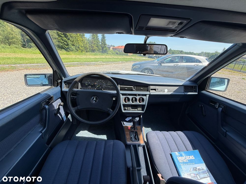 Mercedes-Benz W201 (190) - 15