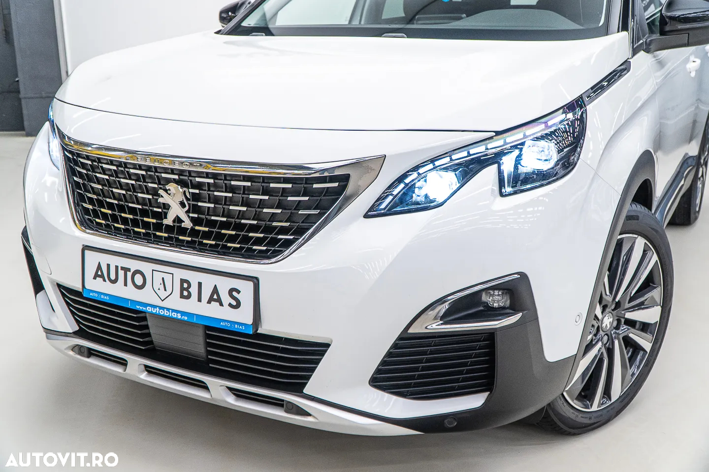 Peugeot 3008 1.2 PureTech S&S EAT8 Allure - 11