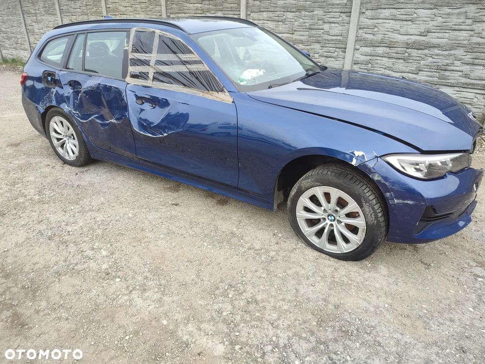 BMW Seria 3 318d Sport Line Shadow - 25