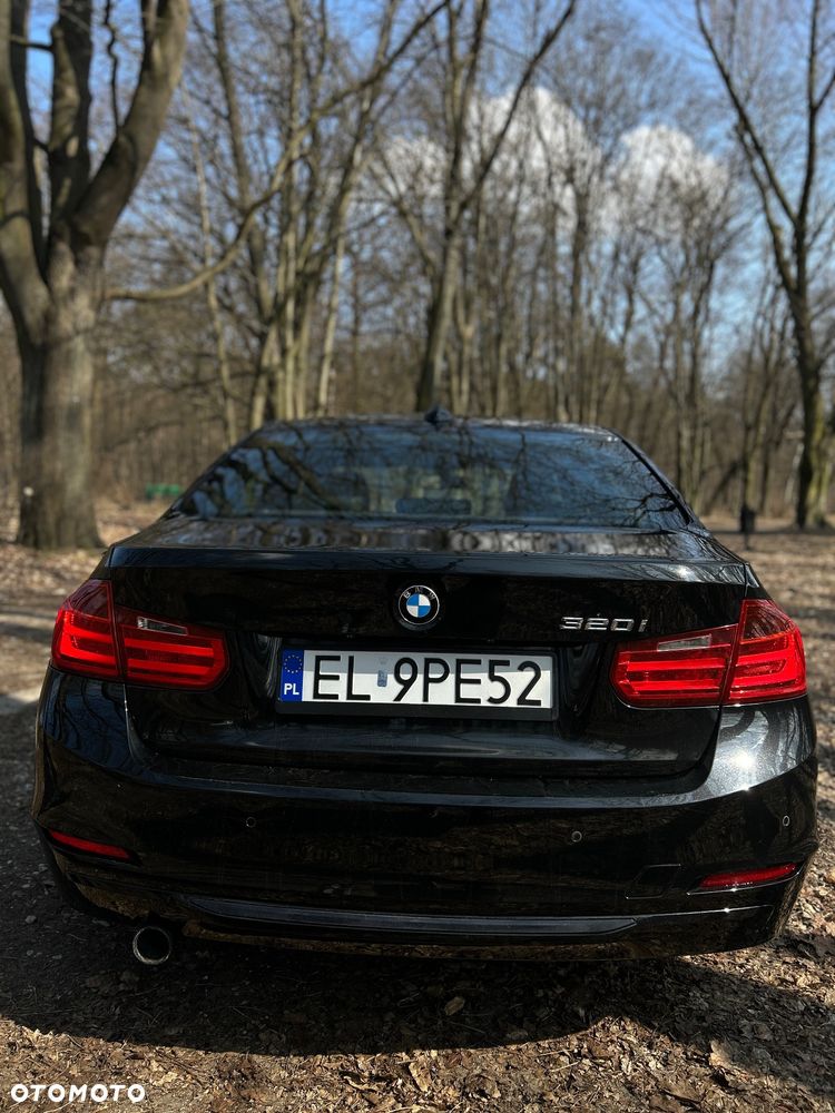BMW Seria 3 320i Sport Line - 5
