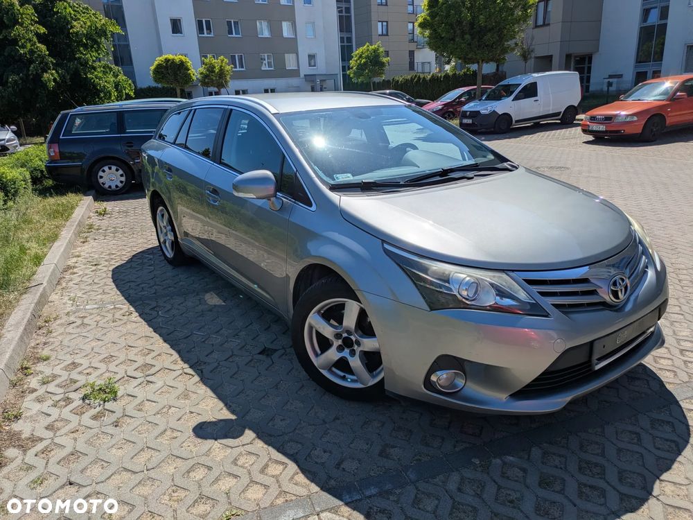 Toyota Avensis 1.8 Premium - 3