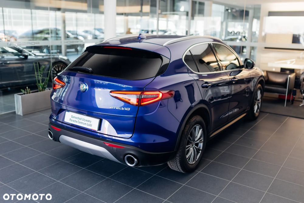 Alfa Romeo Stelvio 2.0 Turbo Q4 - 8