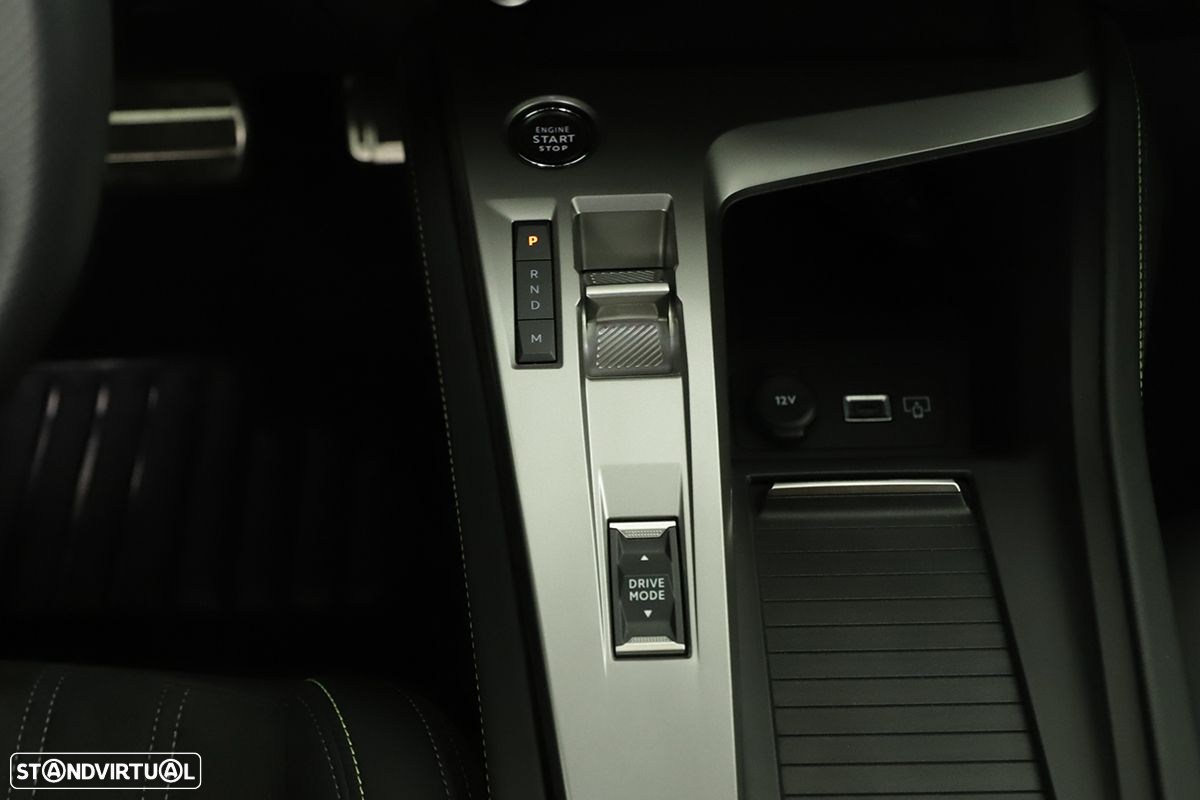 Peugeot 408 1.2 PureTech GT EAT8 - 14