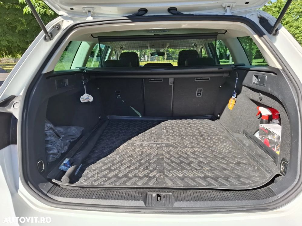 Volkswagen Passat 2.0 TDI DSG (BlueMotion Technology) Highline - 9