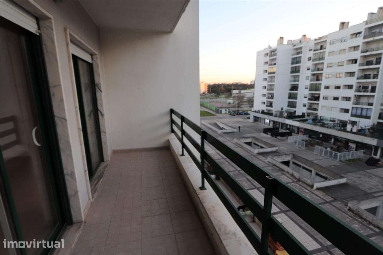 Apartamento T3 com estacionamento e arrumos | Lavradio - Grande imagem: 5/20