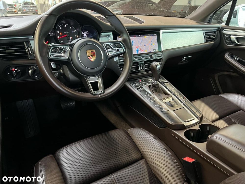 Porsche Macan Standard - 21