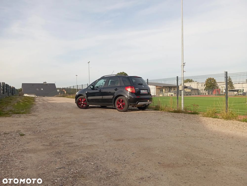 Suzuki SX4 2.0 DDiS 4x2 Comfort - 4