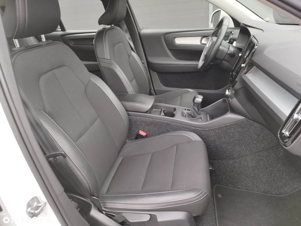 Volvo XC 40 T3 Momentum - 30