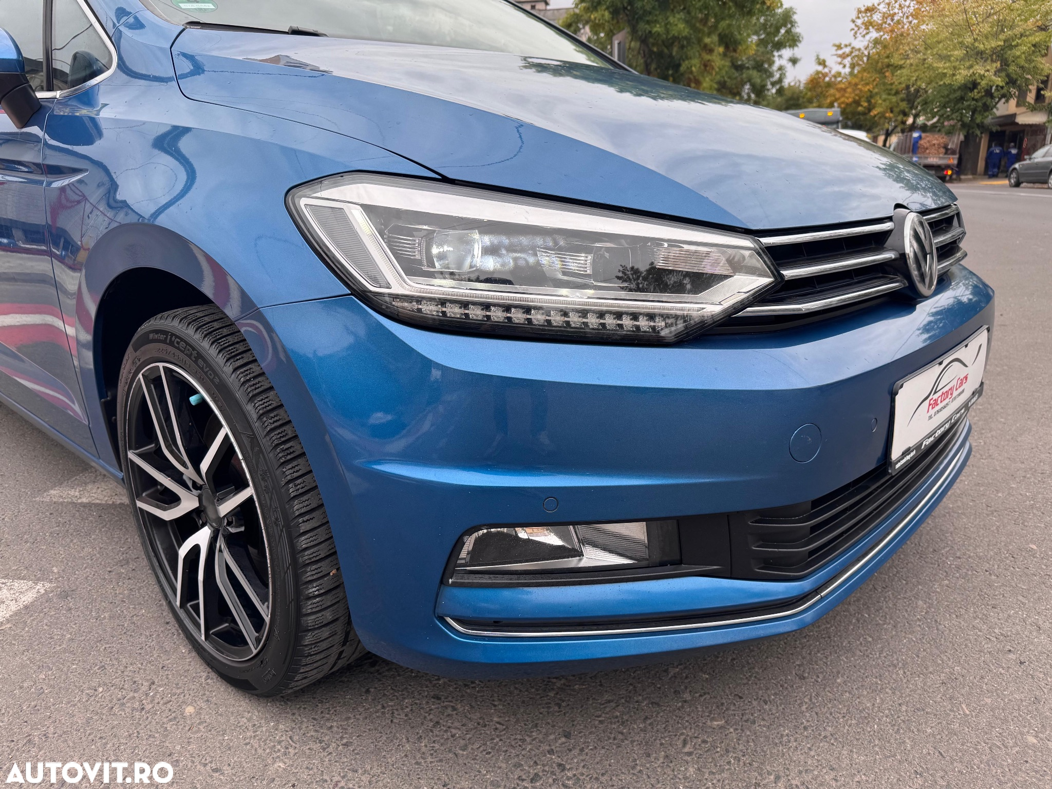 Volkswagen Touran 1.6 TDI DSG Highline - 21