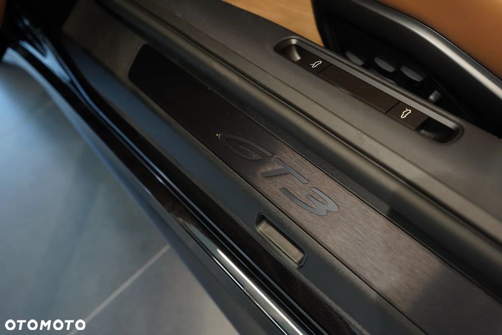 Porsche 911 GT3 Touring PDK - 22