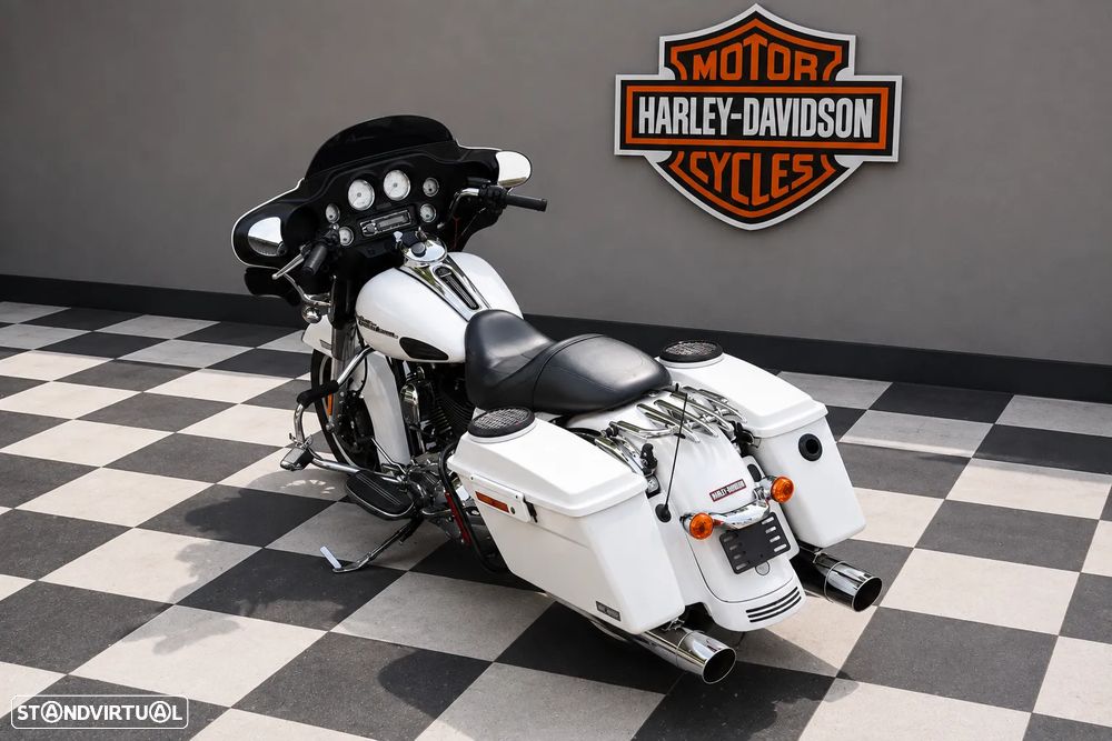 Harley-Davidson Street Glide - 3