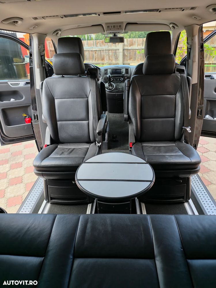 Volkswagen Multivan - 10