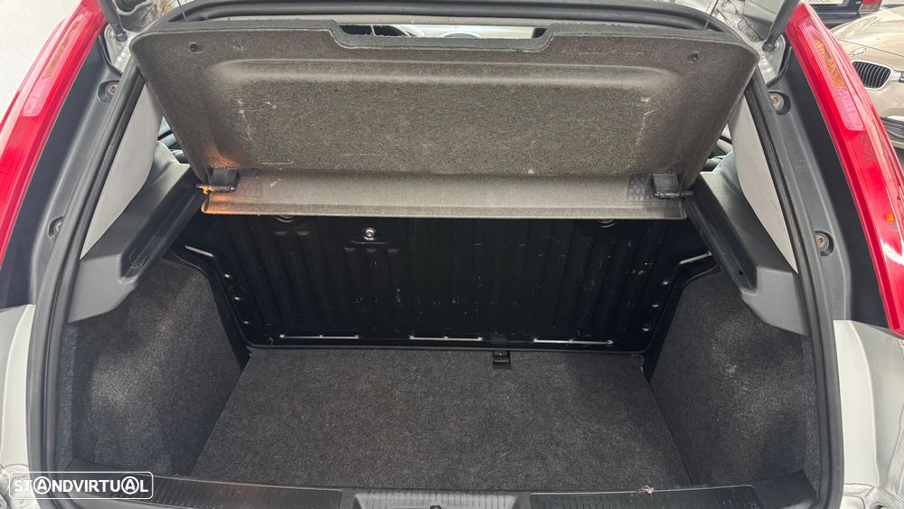 Fiat Punto 1.3 M-Jet Lounge S&S - 32