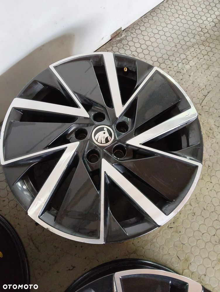 5E3601025AD felga  kolo 7.5Jx18 ET48 Skoda octavia IV czesci - 5