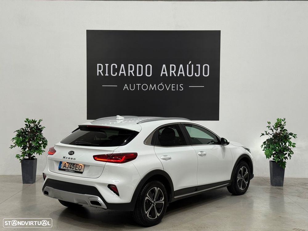 Kia XCeed 1.6 GDi PHEV First Edition+SRF - 4