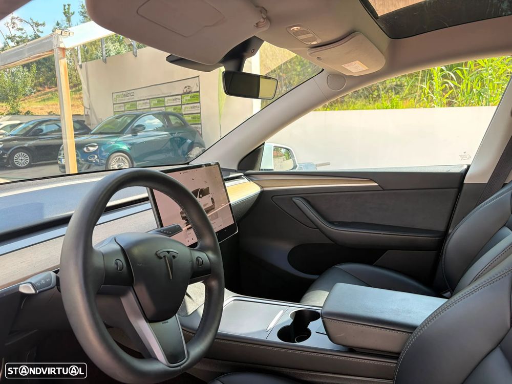 Tesla Model Y Standard - 15