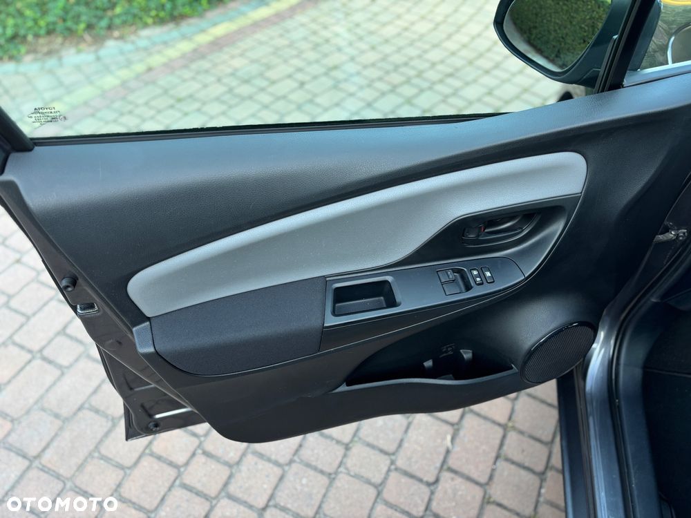Toyota Yaris 1.5 Premium - 25