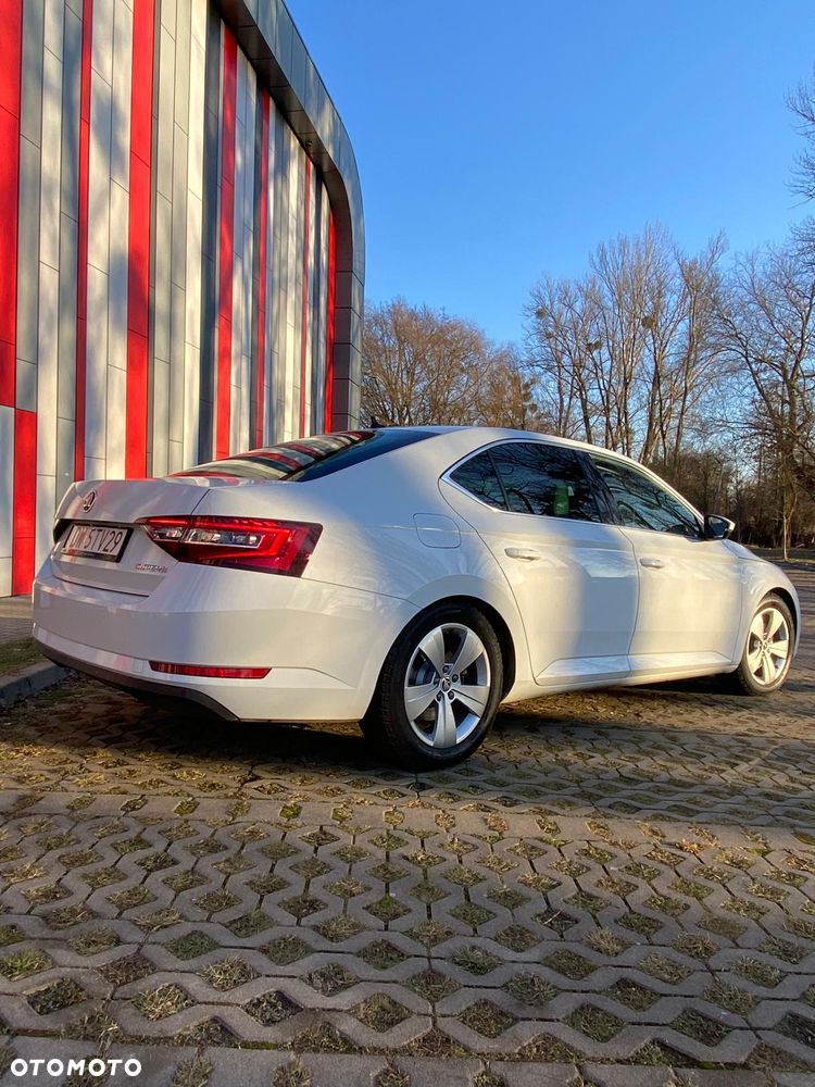 Skoda Superb 2.0 TDI L&K DSG - 6