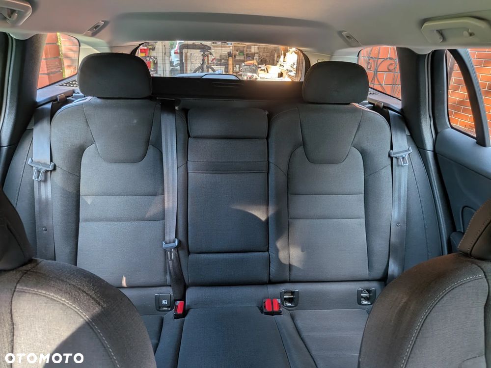 Volvo V60 D4 Momentum - 31