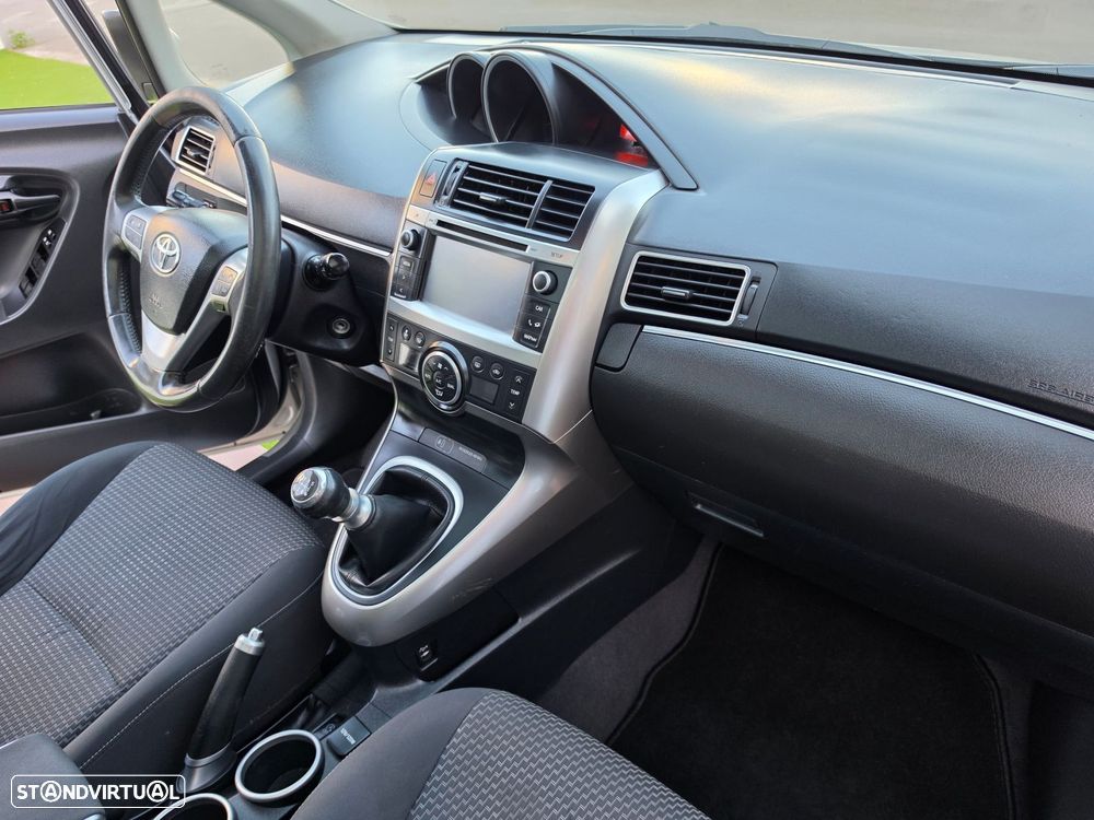 Toyota Verso 1.6 D-4D Comfort - 25
