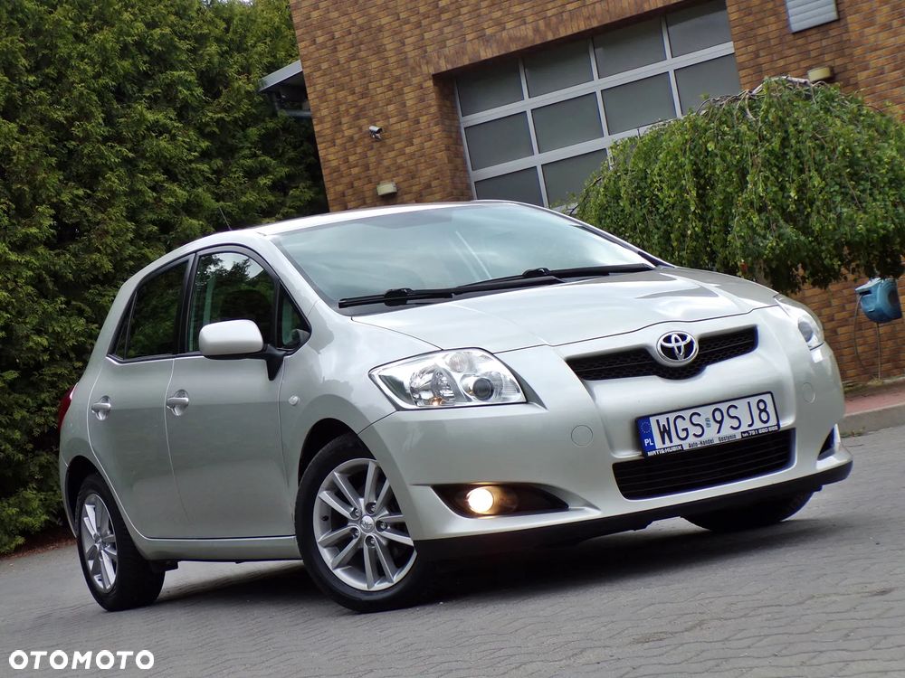 Toyota Auris 1.4 D-4D Life+ - 1