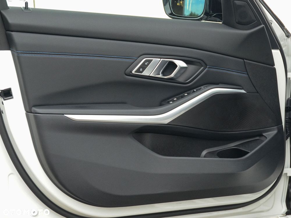 BMW Seria 3 318i M Sport sport - 19
