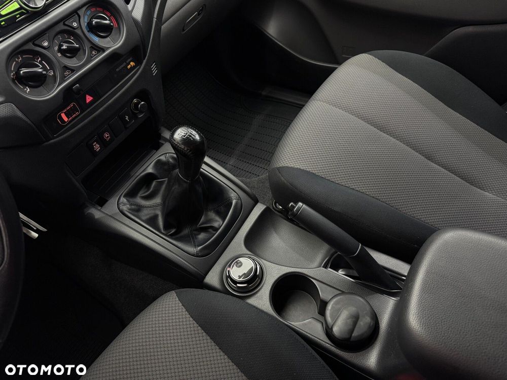 Mitsubishi L200 2.4 d DC Invite EU6 - 25