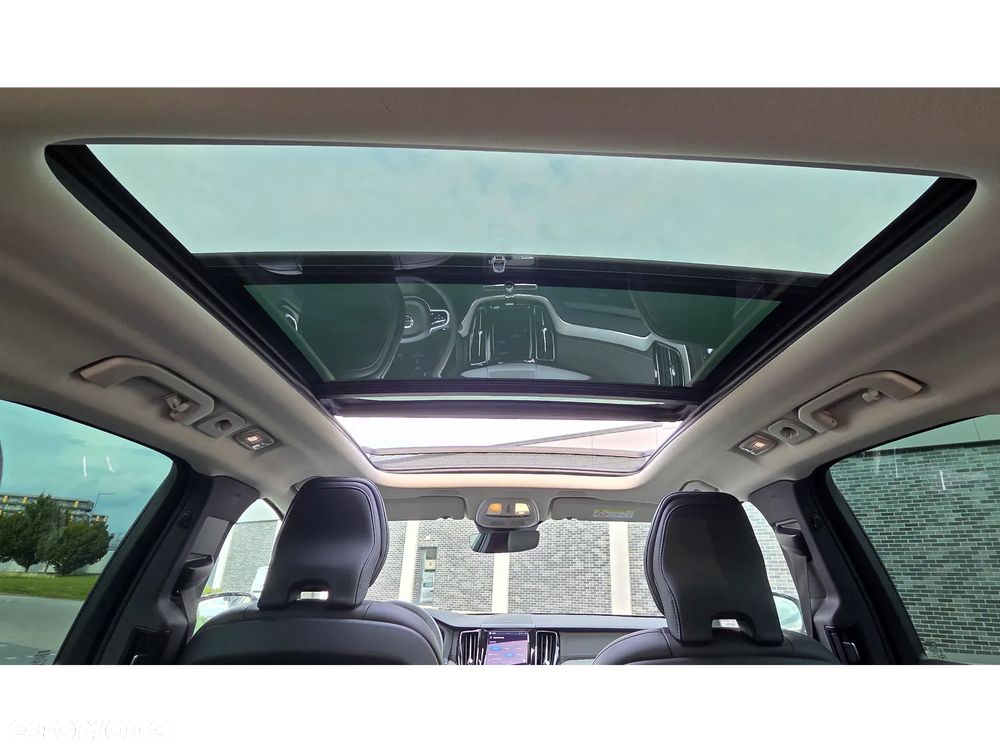 Volvo XC 60 B5 B AWD Ultra Dark - 25