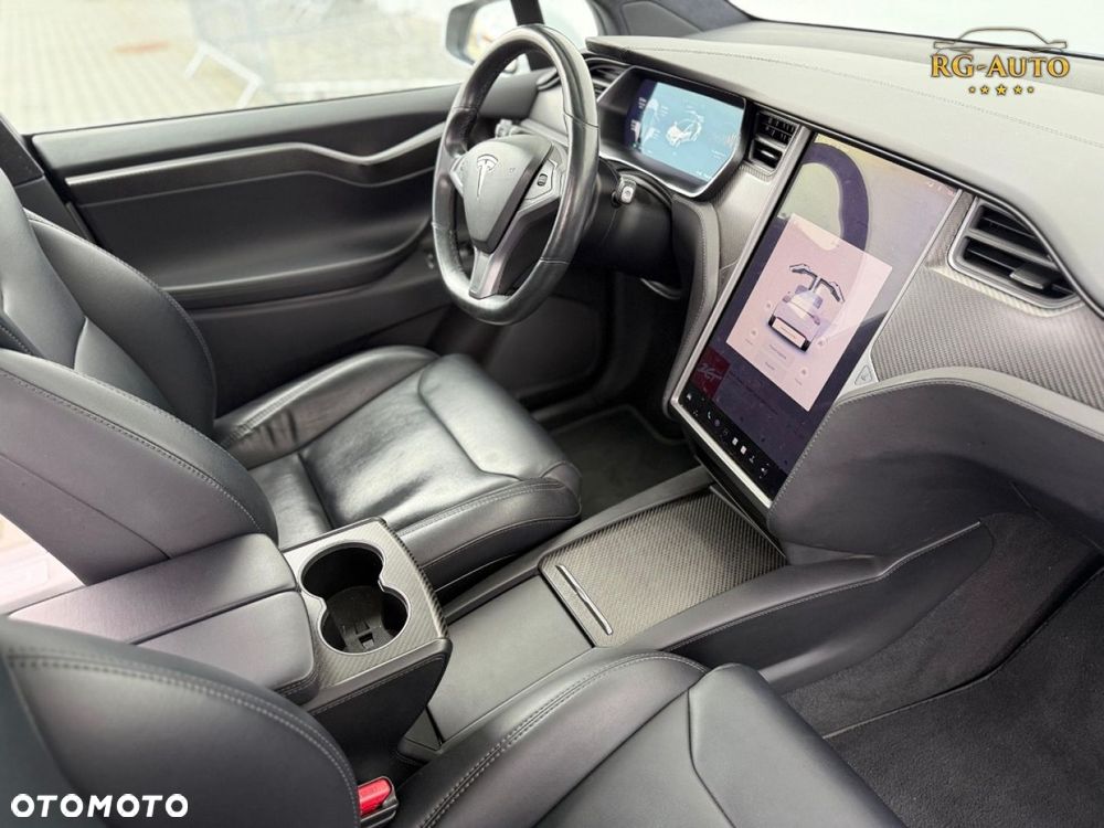 Tesla Model X - 27