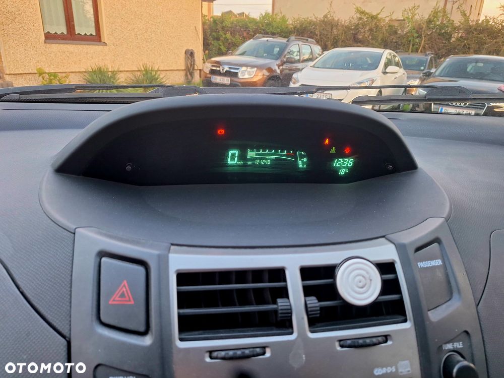 Toyota Yaris - 13