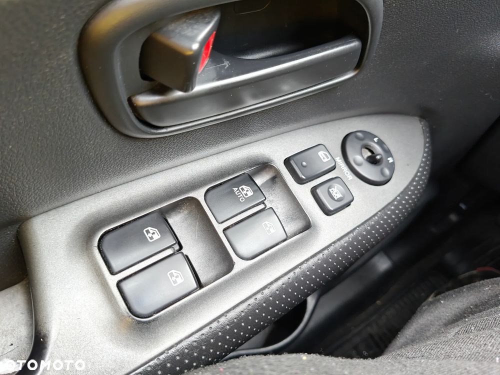 Kia Carens CRDi DPF LX - 21